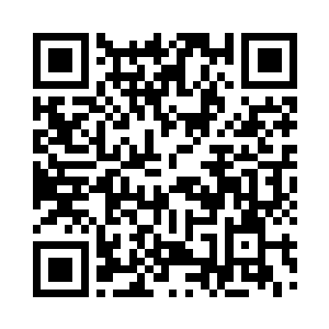 她的右眼珠上缀着个针尖大小的红点子二维码生成