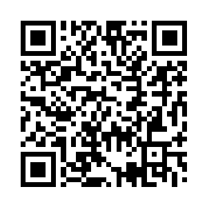 她的眼睛朝着这两位许家年轻人眨了眨眼二维码生成