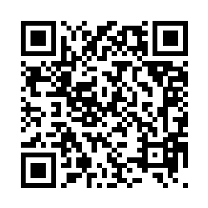 她的脸上出现了无比恐惧的神情……二维码生成