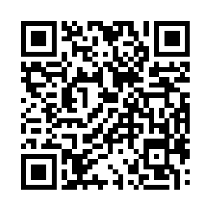 她脸上亲切的笑容和扑面而来的青春气息二维码生成