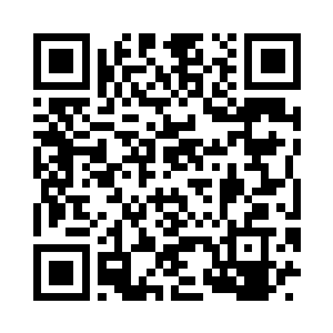 她身上的铜饰和银饰相互碰撞发出清脆的声音二维码生成