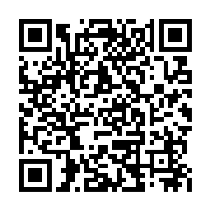她身上的锁链立刻就传出了一道道的灵力匹练来二维码生成