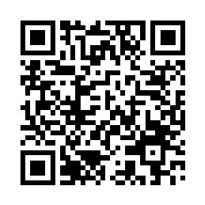 她轻抚裙底优雅的坐了下去继续吃自己的饭二维码生成