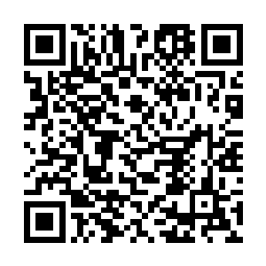 她还邀请了她的一些闺蜜一同换了和她差不多的服装二维码生成