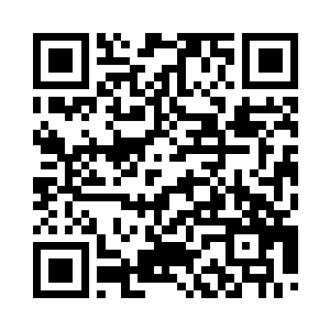 她那一双漂亮的大眼睛瞪得圆圆的二维码生成