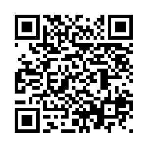 好像手里拿了一根银针在研究着什么二维码生成