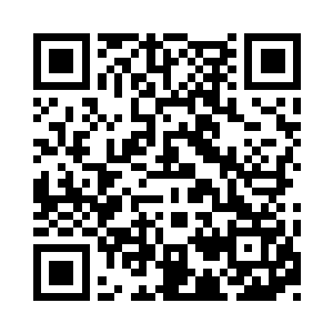 好像现在这么活脱脱被看的人不是她一样二维码生成