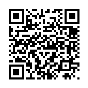 如刀剑烧红锻造之后放入到液体之中淬炼一样二维码生成