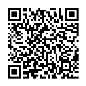 如同削豆腐一般将面前的巨岩划出一个可以护住他一人的石盾二维码生成