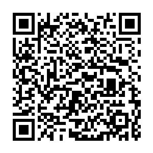 如同鬼神一般的男人引领着一支身穿黑色魔煞铠甲的队伍飞快冲出二维码生成