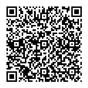 如果有大奶怀疑老公有二奶或者老公怀疑老婆有外遇都会到这儿来寻求帮助――他们的主要业务也都是这些二维码生成