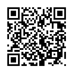 如水墨渲染过的黑白分明又清亮无垢的眼睛中二维码生成