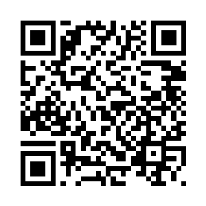 姿容绝艳的俏脸上露出怯怯的神情二维码生成