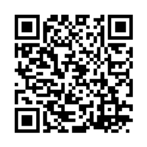 嫩白的小手慢慢的伸到他的脖子后面二维码生成