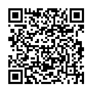 字的印记狠狠地朝着那妖鬼所附身的男人身上砸去二维码生成