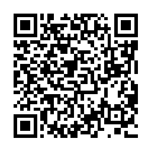 孙子轩就清楚的看到在山洞口处有一百多号人慌乱了起来二维码生成