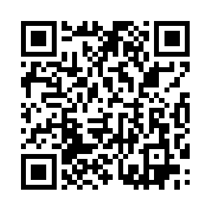 孙子轩拍拍手示意林萱萱从咖啡厅里面出来二维码生成