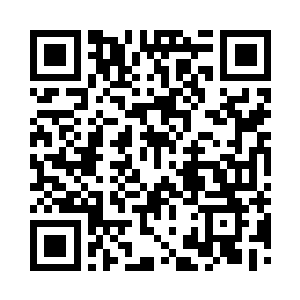 孙建兵的母亲赵玉兰突然走到孙建兵身前二维码生成