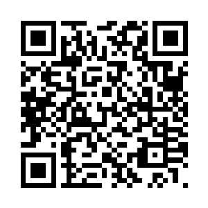 孟奇先是看到了一把寒光照人的长剑二维码生成