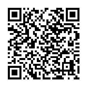 季宸渊将苏嫣手上刚叠好的金元宝扔进了竹篓之中二维码生成