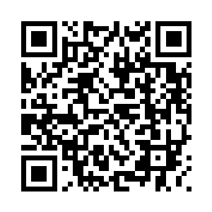 宁五和苏落手里分别发了手写牌子二维码生成