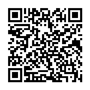 它的一只巨大的黄色眼睛已经变成了一个深深的黑洞二维码生成