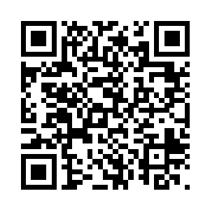 守卫不许闲杂人等在革委会前乱张望二维码生成