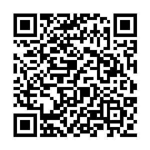 守在东宫外面的天宫大总管上官青迎了过来行礼二维码生成