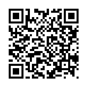 安郡王妃站在一旁替他夹了块火腿蒸糕二维码生成