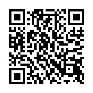 宋雅萍进屋就看见病床上好几件小女孩的衣服二维码生成