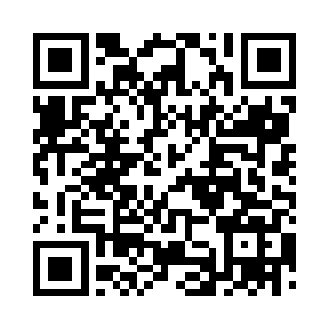 定定的望向对面的坐着的这个神秘男子二维码生成