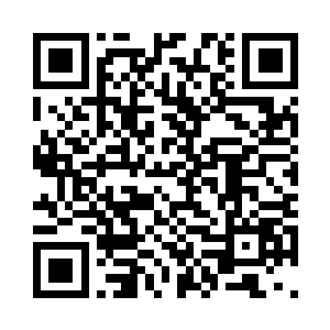 宸王细心地为慕容玥整理好斗篷之后二维码生成