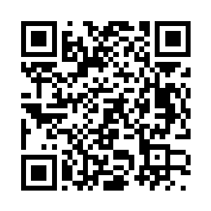 宽松的睡衣让她看起来整个人轻飘飘二维码生成