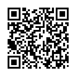 密密麻麻的挤满了一大群身穿各色服饰的人二维码生成