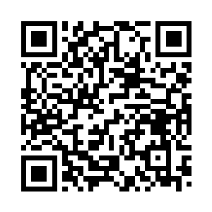 对从门外走向讲台的数学老师齐喊二维码生成