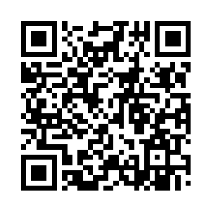 对视的眼睛里有着对彼此的审视和打量二维码生成