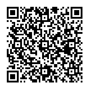 对面的若相离原本还轻视她的目光已经在她身上的一溜装备和拿出东西后变成了幽怨二维码生成