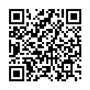 将与自己同病相怜的美丽女子搂在怀中二维码生成