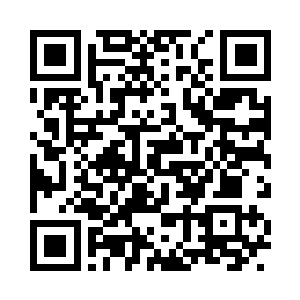 将他们之前坐的地方摆放的桌椅凳子二维码生成