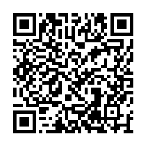 将棋盘上的黑白棋子不动声色的分开捏回罐子里二维码生成