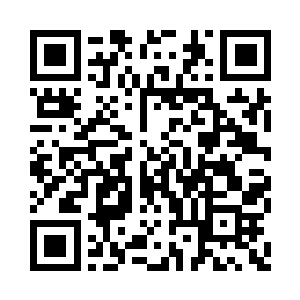 将耳朵上戴着的一对金耳坠显摆了出来二维码生成