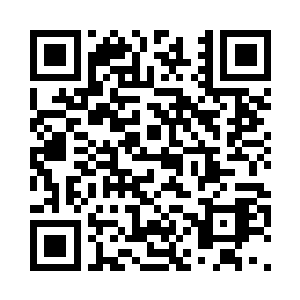 小丫头双手啪啦一下按在她爹的脑袋二维码生成