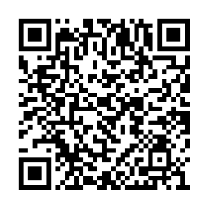 小健直接拿起一把枪在名胜公司的经理打了几枪二维码生成