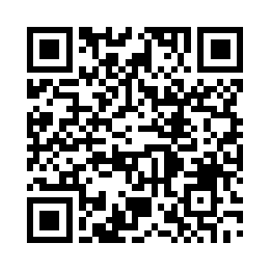 小岭镇废弃的学校外有一辆烧毁的汽车二维码生成