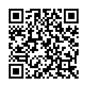 小时候他就常常幻想着自己可以在蓝天上翱翔二维码生成