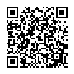 小烽和这个漂亮的班主任徐老师的关系肯定不浅……二维码生成