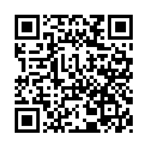 小熊已经先行一步投入到父母的怀抱中二维码生成