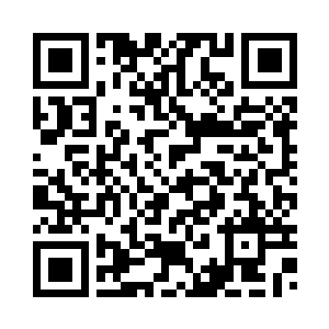 小田俏皮的对着宇天吐了吐小舌头二维码生成