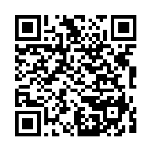 小精灵服务员露出一朵甜美的笑容二维码生成