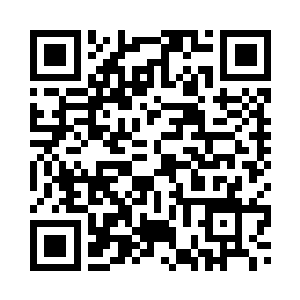 就一个人无聊的坐在车里打发时间二维码生成